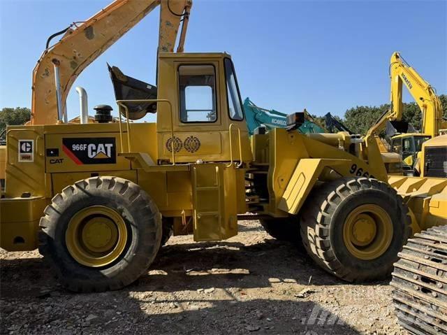 CAT 966 F Incarcator pe pneuri
