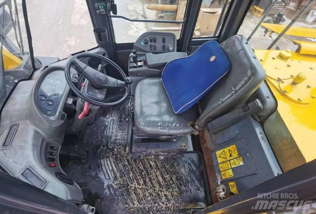 Komatsu WA 380 Incarcator pe pneuri