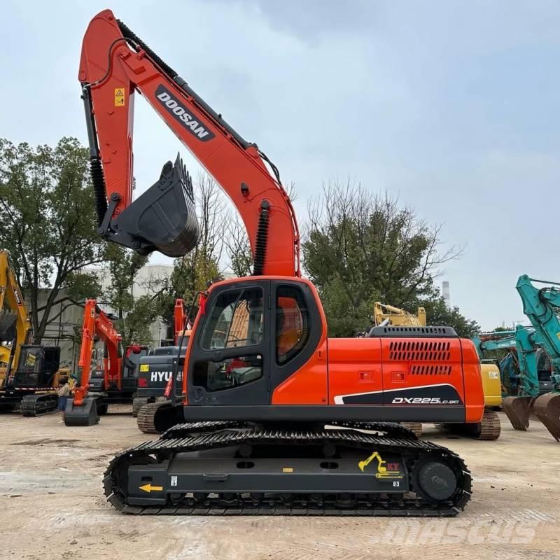 Doosan DX225-9C Excavatoare pe șenile
