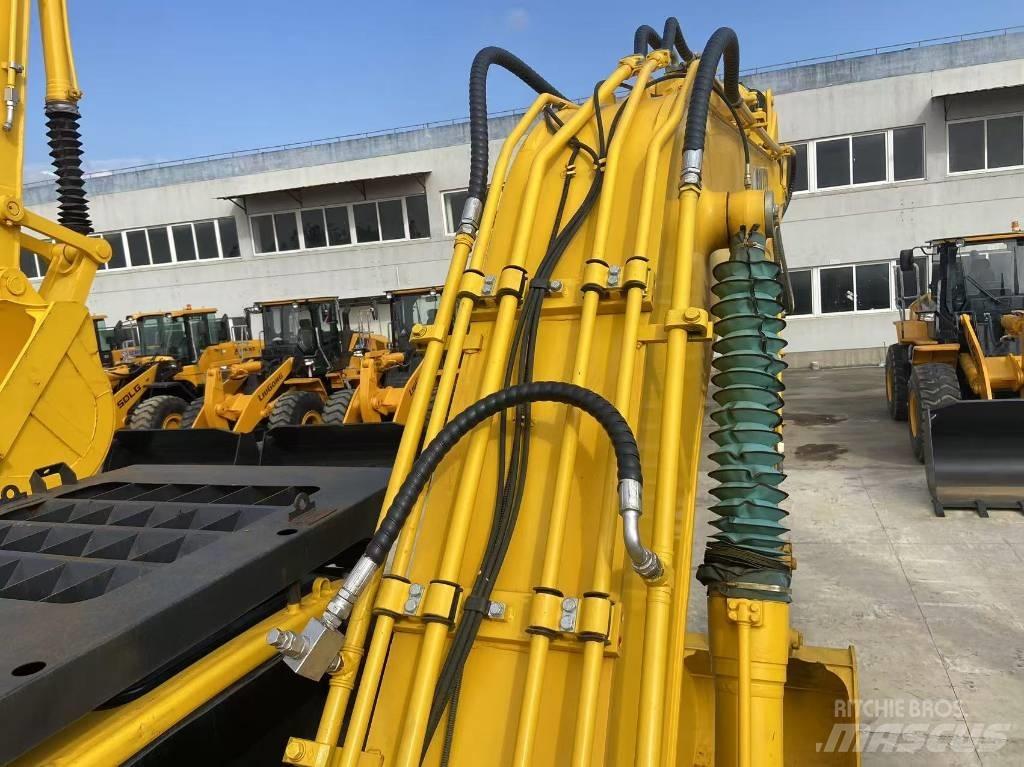 Komatsu PC 220-8 Excavatoare pe șenile

