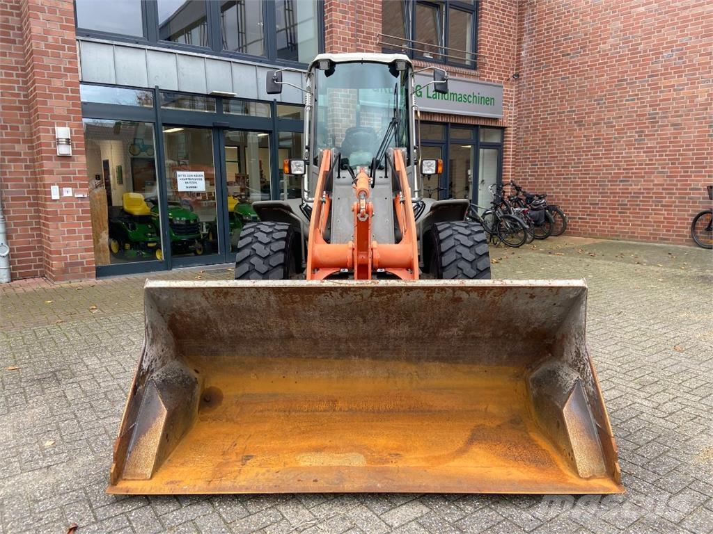 Atlas 80 Incarcator pe pneuri