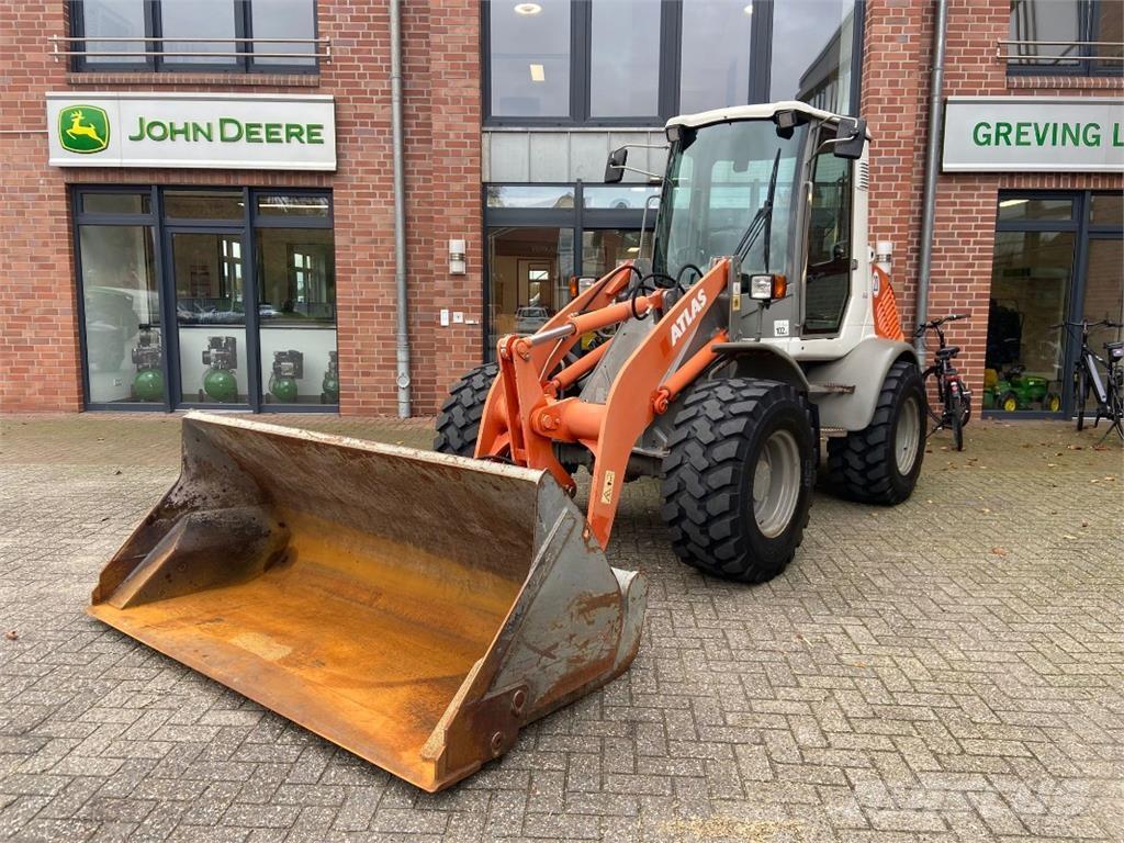 Atlas 80 Incarcator pe pneuri