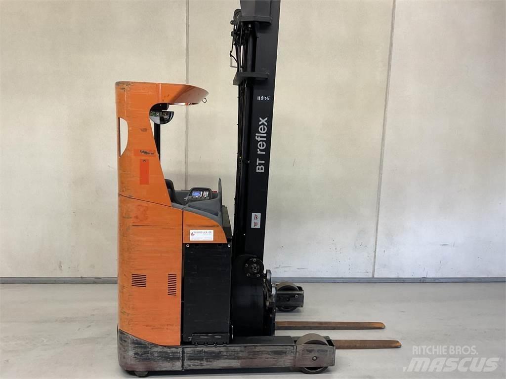 BT RRE160 Stivuitor cu catarg retractabil