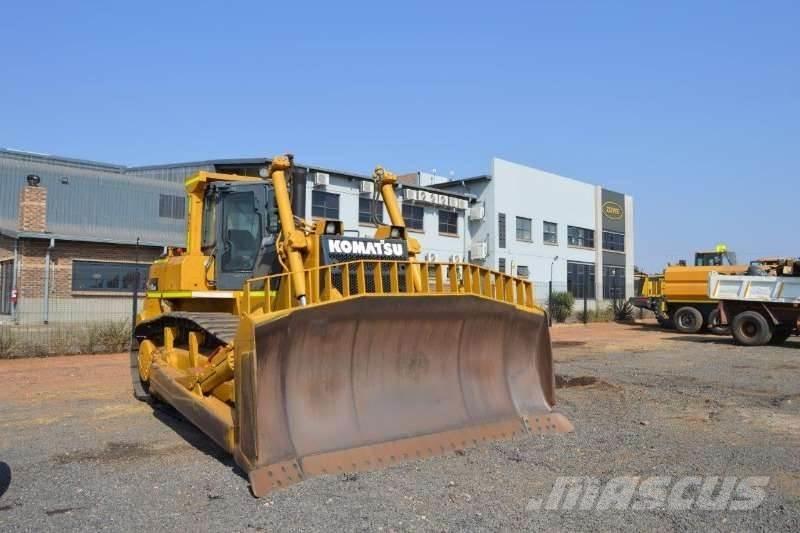 Komatsu D155-5 Buldozere pe senile