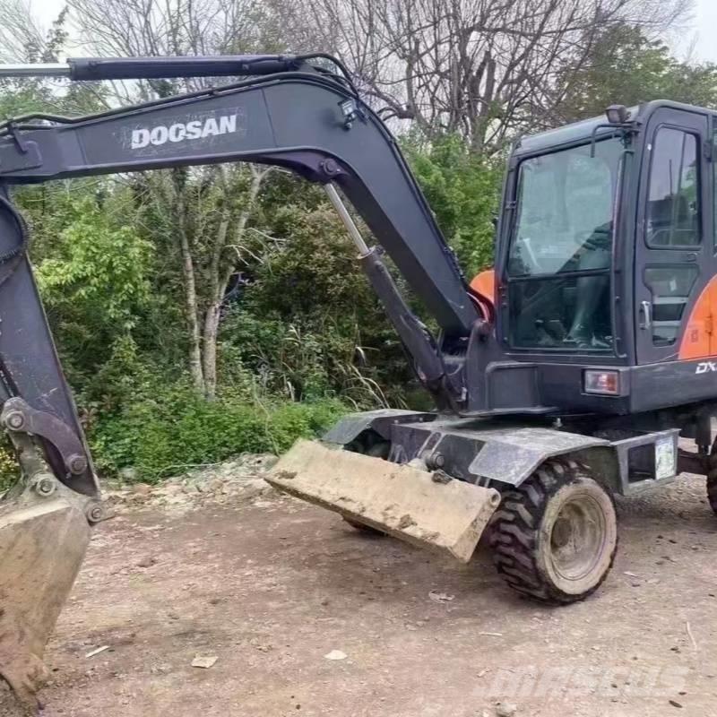 Kubota DX60w Excavatoare cu roti