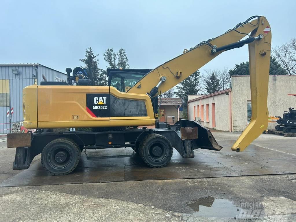 CAT MH3022 Excavatoare cu roti