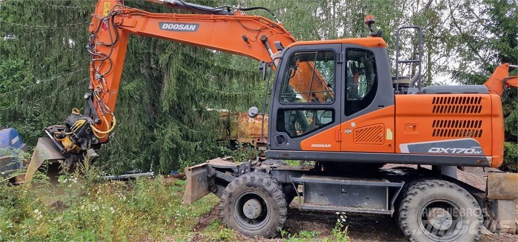 Doosan DX170W Excavatoare cu roti