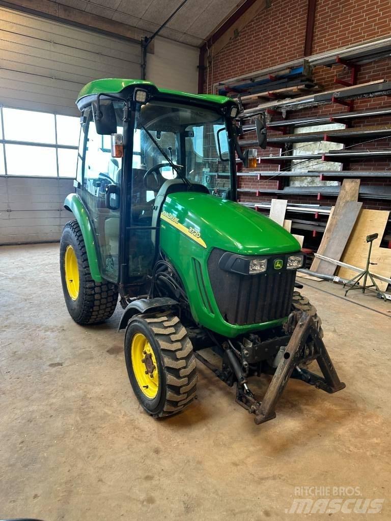 John Deere 3720 Tractoare