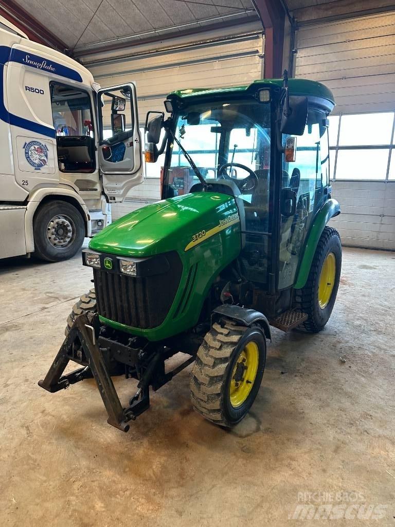 John Deere 3720 Tractoare