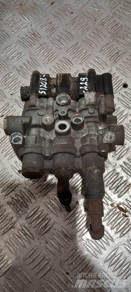 Scania 94 D.   1383958 Frane