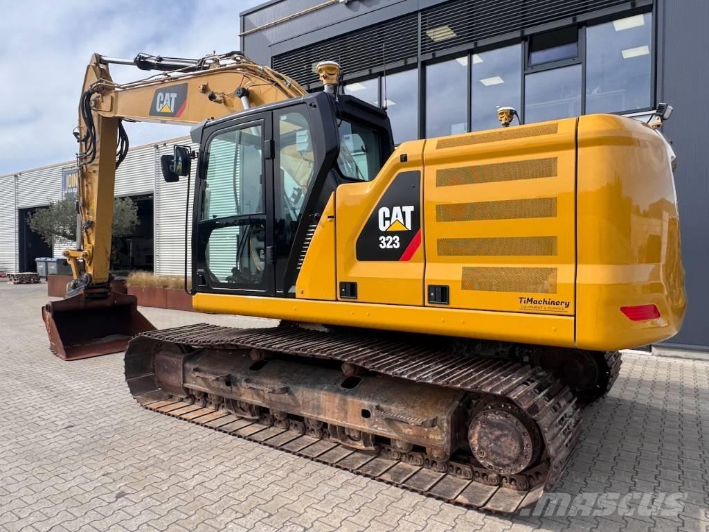 CAT 323 Excavatoare pe șenile
