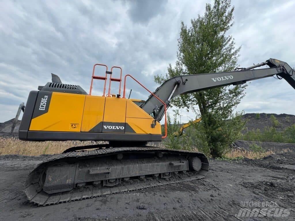Volvo EC250ELR Excavatoare pe șenile
