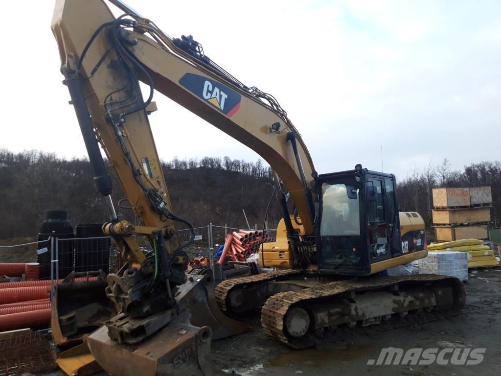 CAT 323 D L Excavatoare pe șenile
