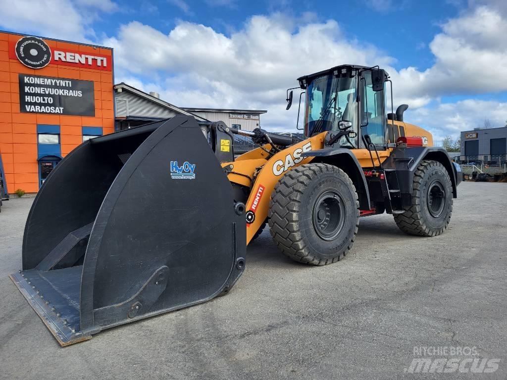 CASE 821G Incarcator pe pneuri