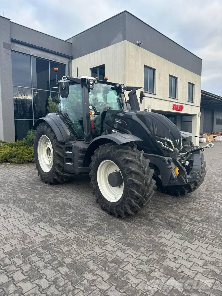 Valtra T 235 Tractoare