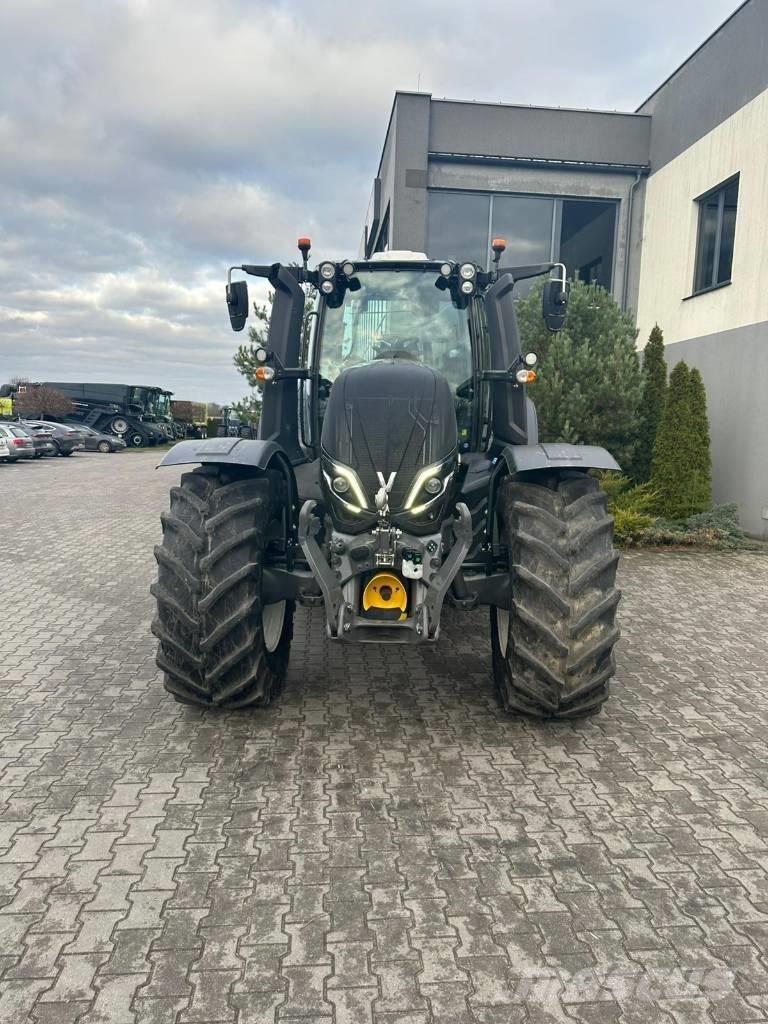 Valtra T 235 Tractoare