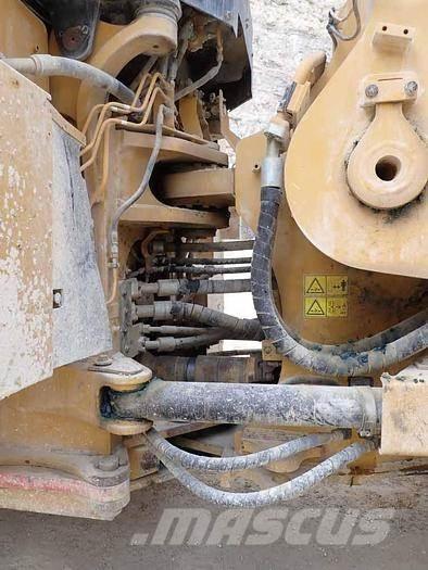 CAT 988K Incarcator pe pneuri