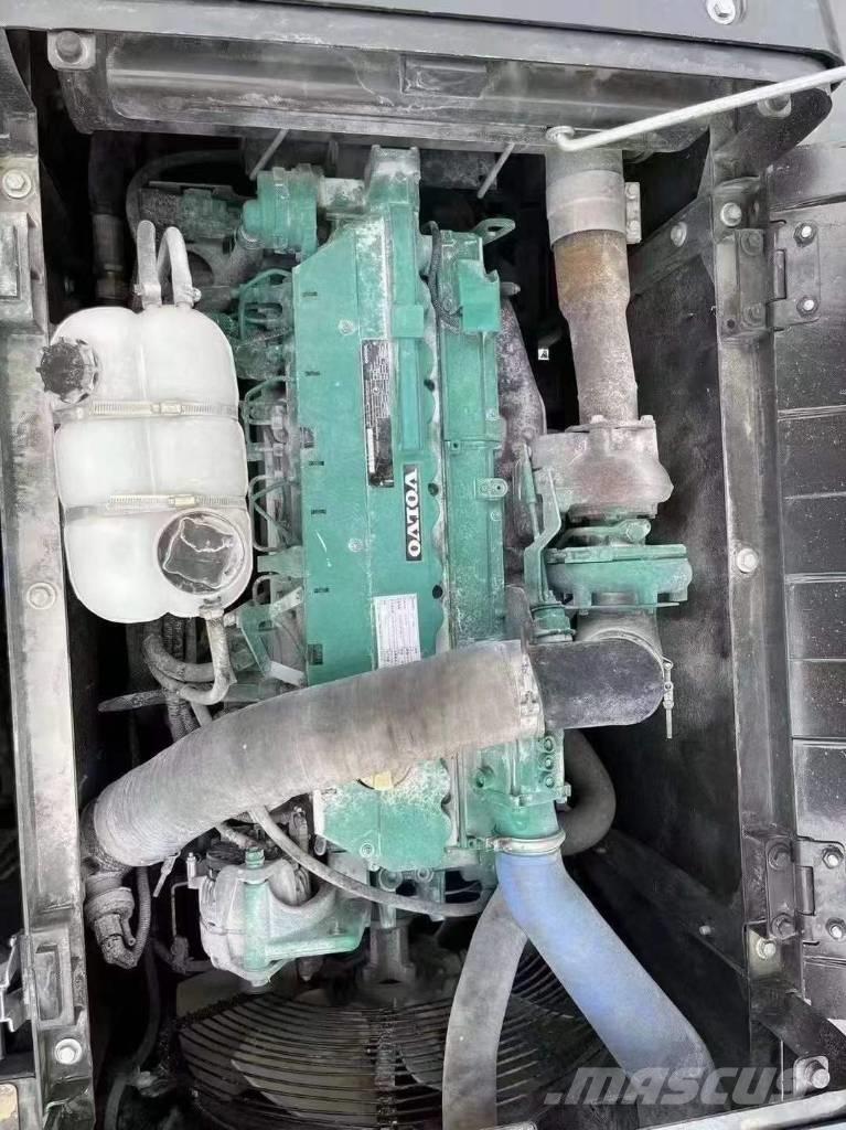Volvo ec240D Excavatoare pe șenile
