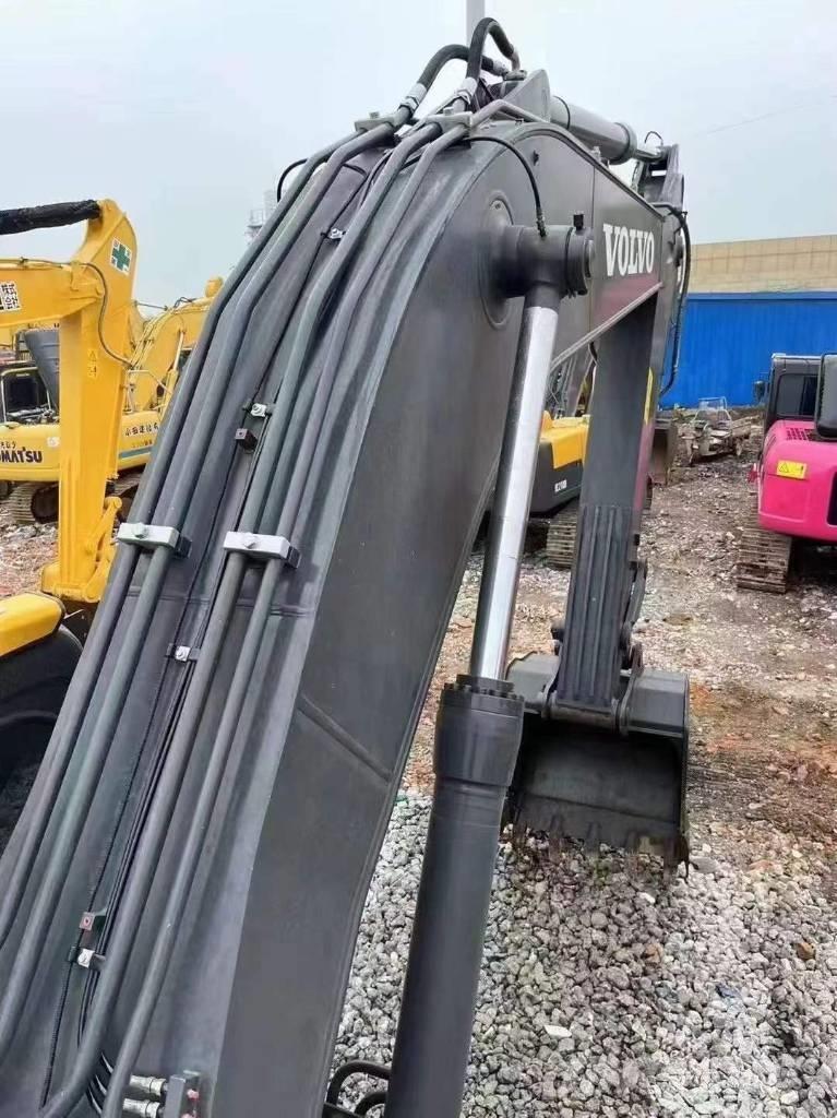 Volvo ec240D Excavatoare pe șenile

