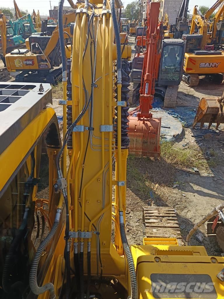 Komatsu PC 130 Excavatoare pe șenile
