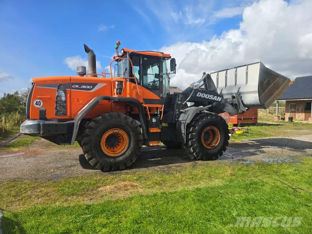 Doosan DL 300-5 Incarcator pe pneuri