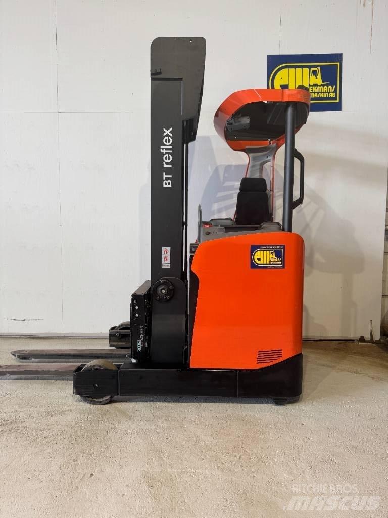 BT RRE140H Stivuitor cu catarg retractabil