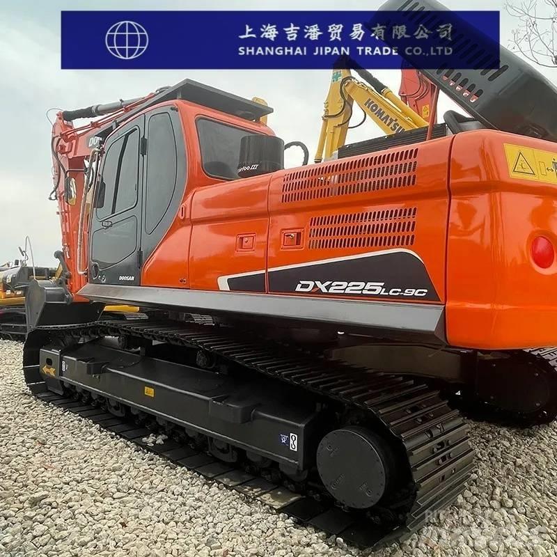 Doosan DX 225 Excavatoare pe șenile
