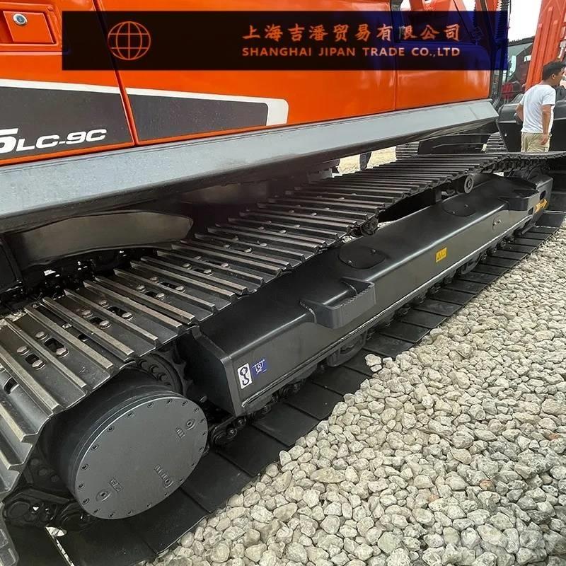 Doosan DX 225 Excavatoare pe șenile
