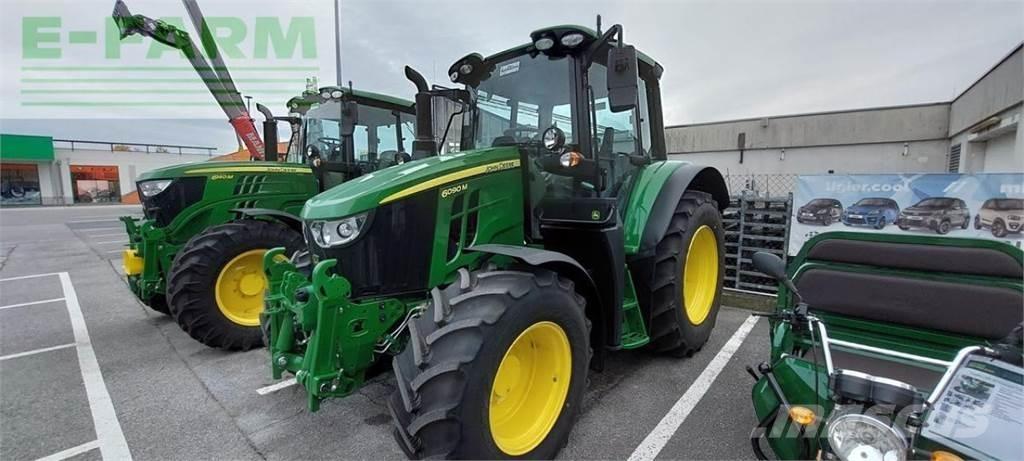 John Deere 6090m Tractoare
