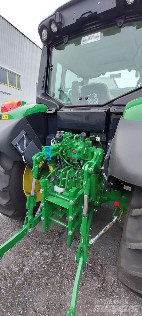 John Deere 6090m Tractoare