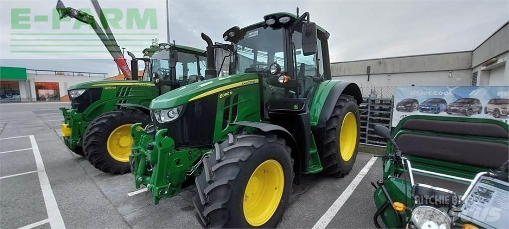 John Deere 6090m Tractoare