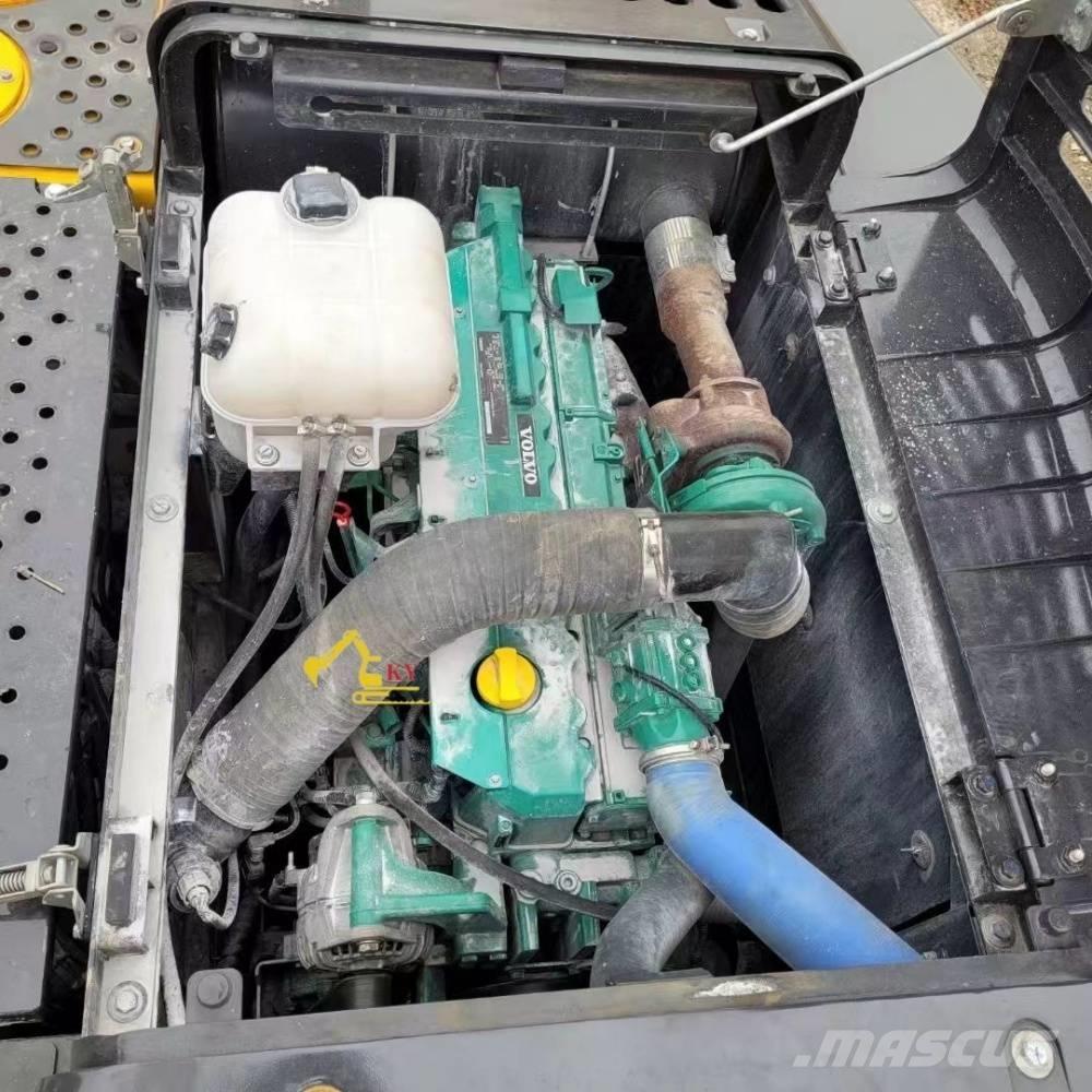 Volvo 240 Excavatoare pe șenile
