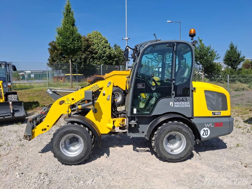Wacker Neuson WL32 Incarcator pe pneuri