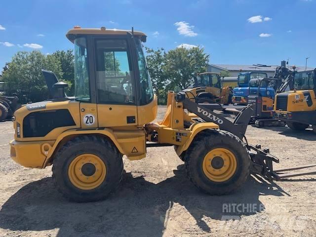 Volvo L 30 G Incarcator pe pneuri