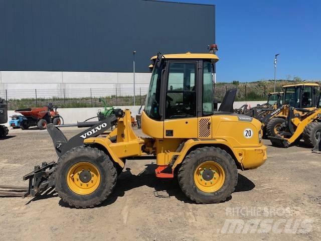 Volvo L 30 G Incarcator pe pneuri