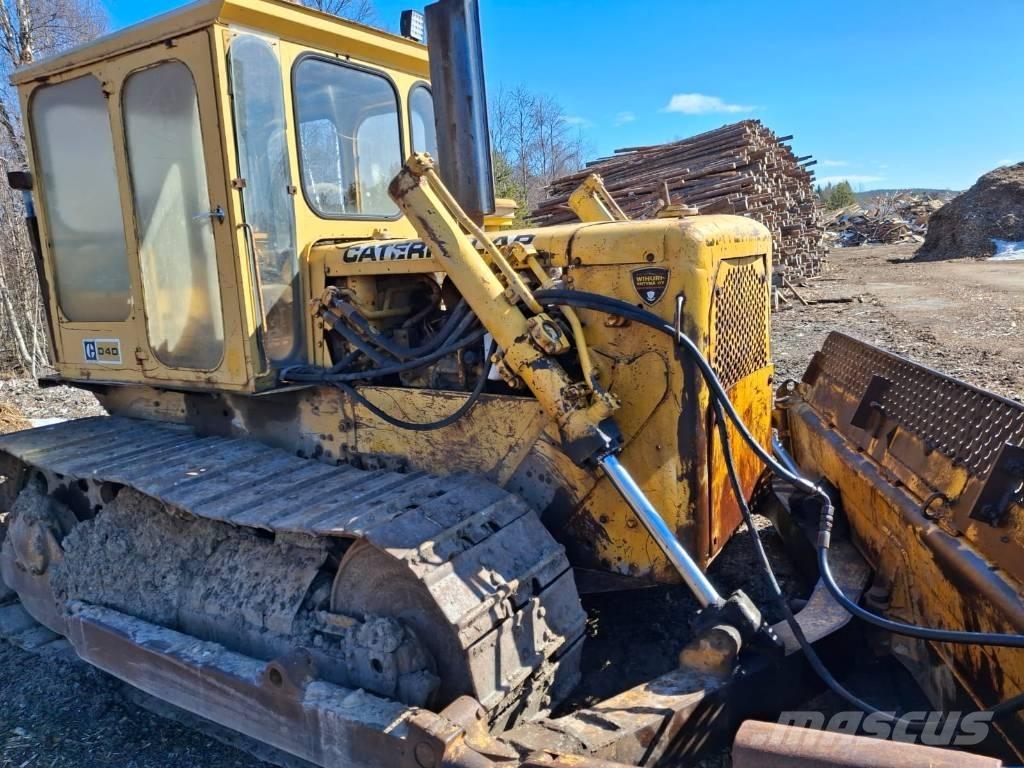 CAT D 4 D Buldozere pe senile