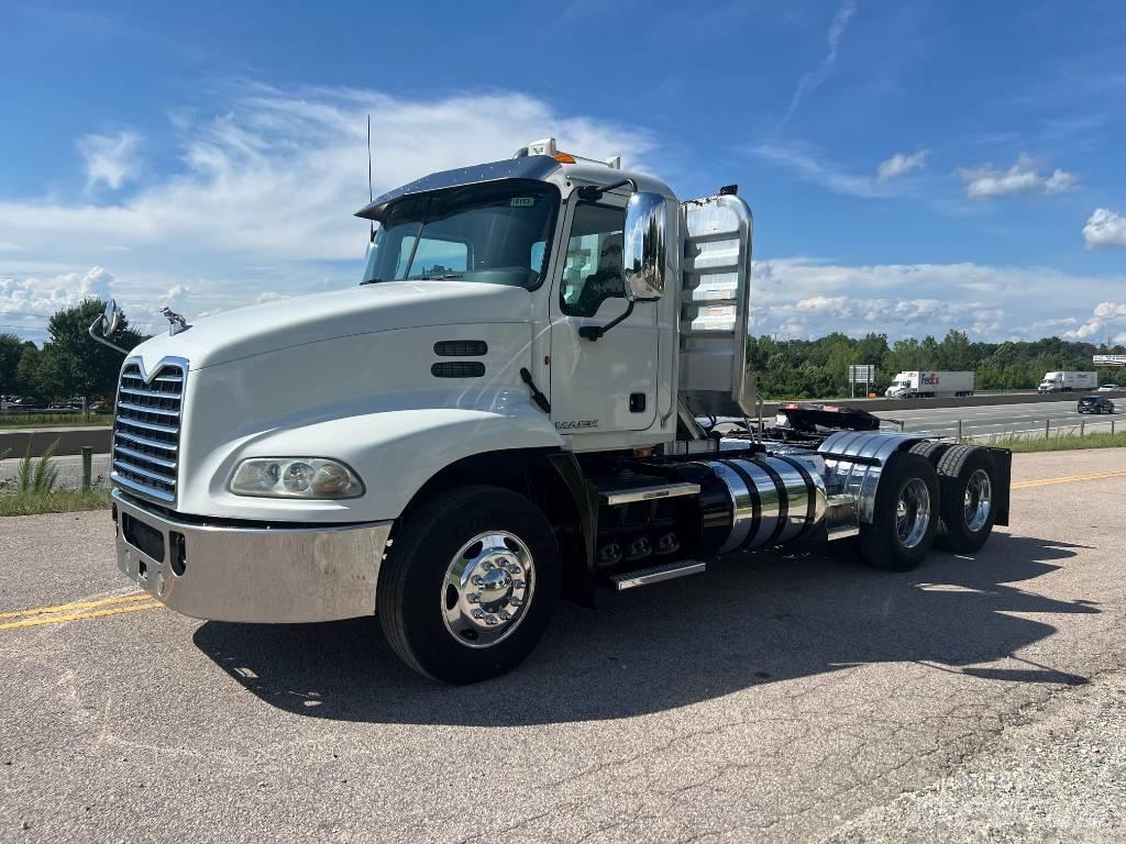 Mack CXU 613 Autotractoare