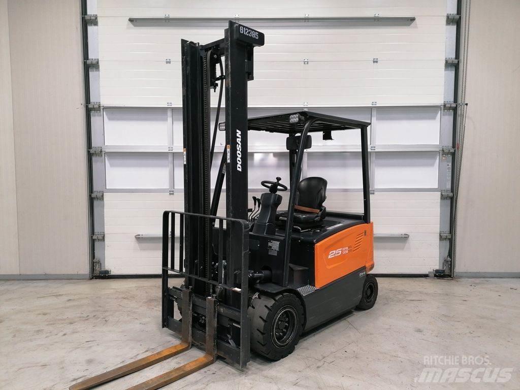 Doosan B25X-7 Stivuitor electric