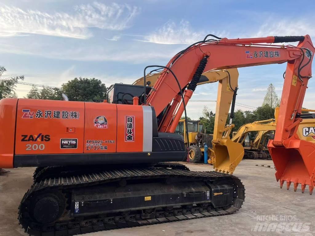 Hitachi ZX 200 Excavatoare pe șenile
