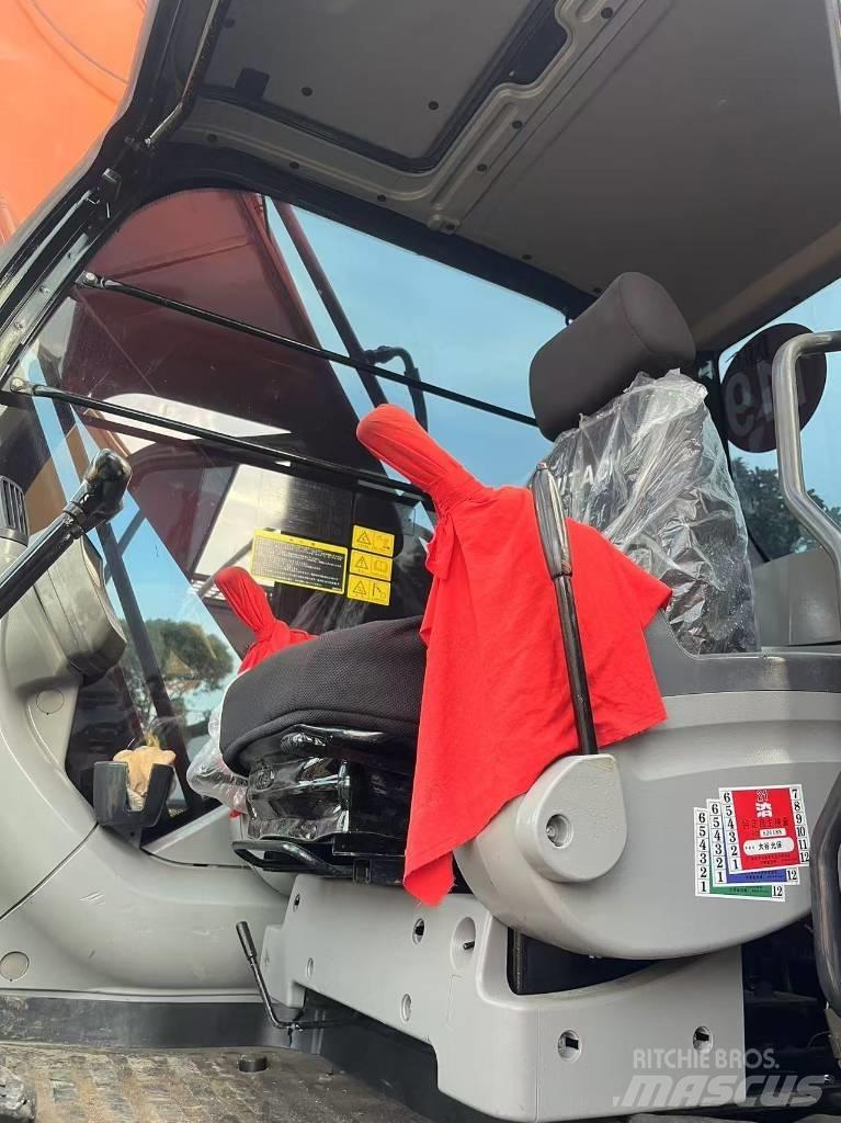 Hitachi ZX 200 Excavatoare pe șenile
