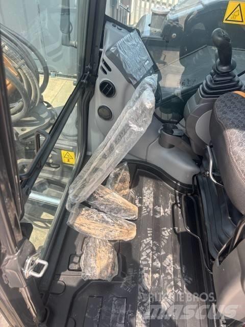 CASE CX 90 D Excavatoare 7t - 12t
