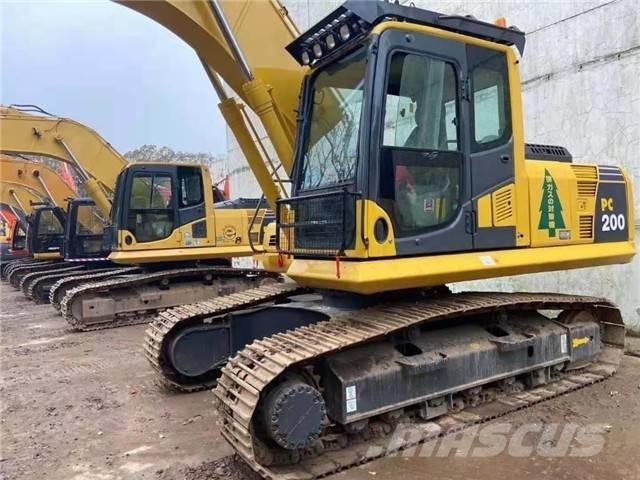 Komatsu PC 200 Excavatoare pe șenile
