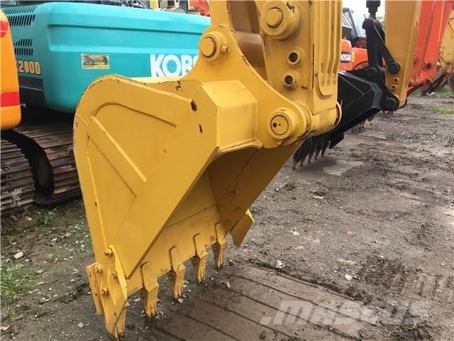 Komatsu PC 200 Excavatoare pe șenile
