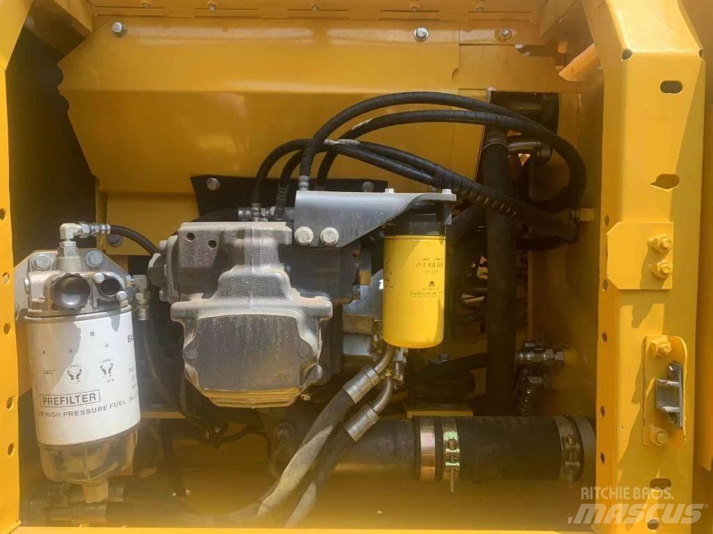Komatsu PC 200-8 Excavatoare 7t - 12t