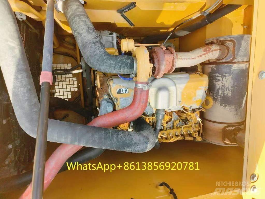 CAT 320 Excavatoare pe șenile
