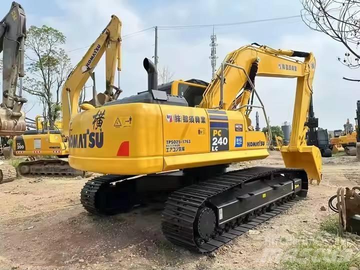 Komatsu PC240 Excavatoare pe șenile
