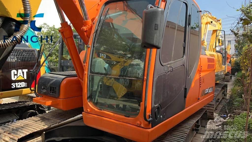 Doosan DX 140 LC Excavatoare cu roti