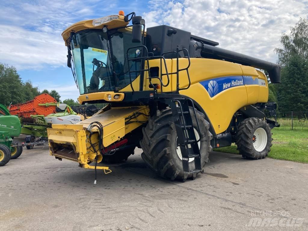 New Holland CX 8070 Combine de secerat
