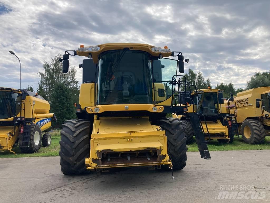 New Holland CX 8070 Combine de secerat