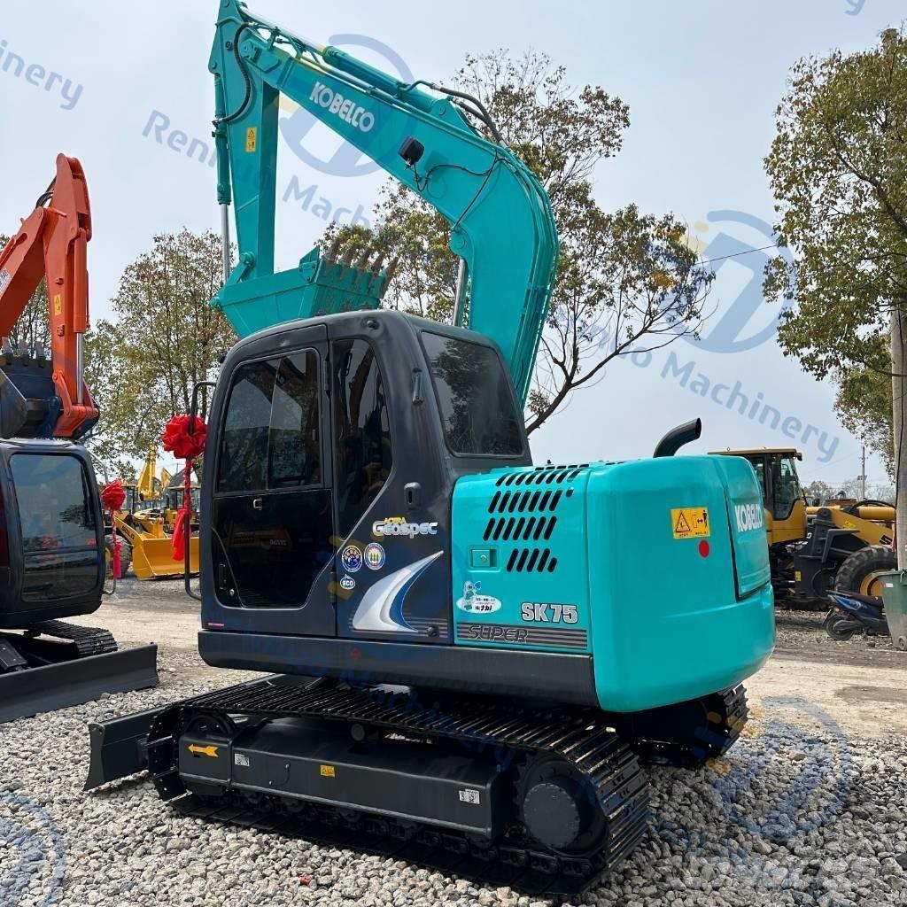 Kobelco SK75 Excavatoare pe șenile
